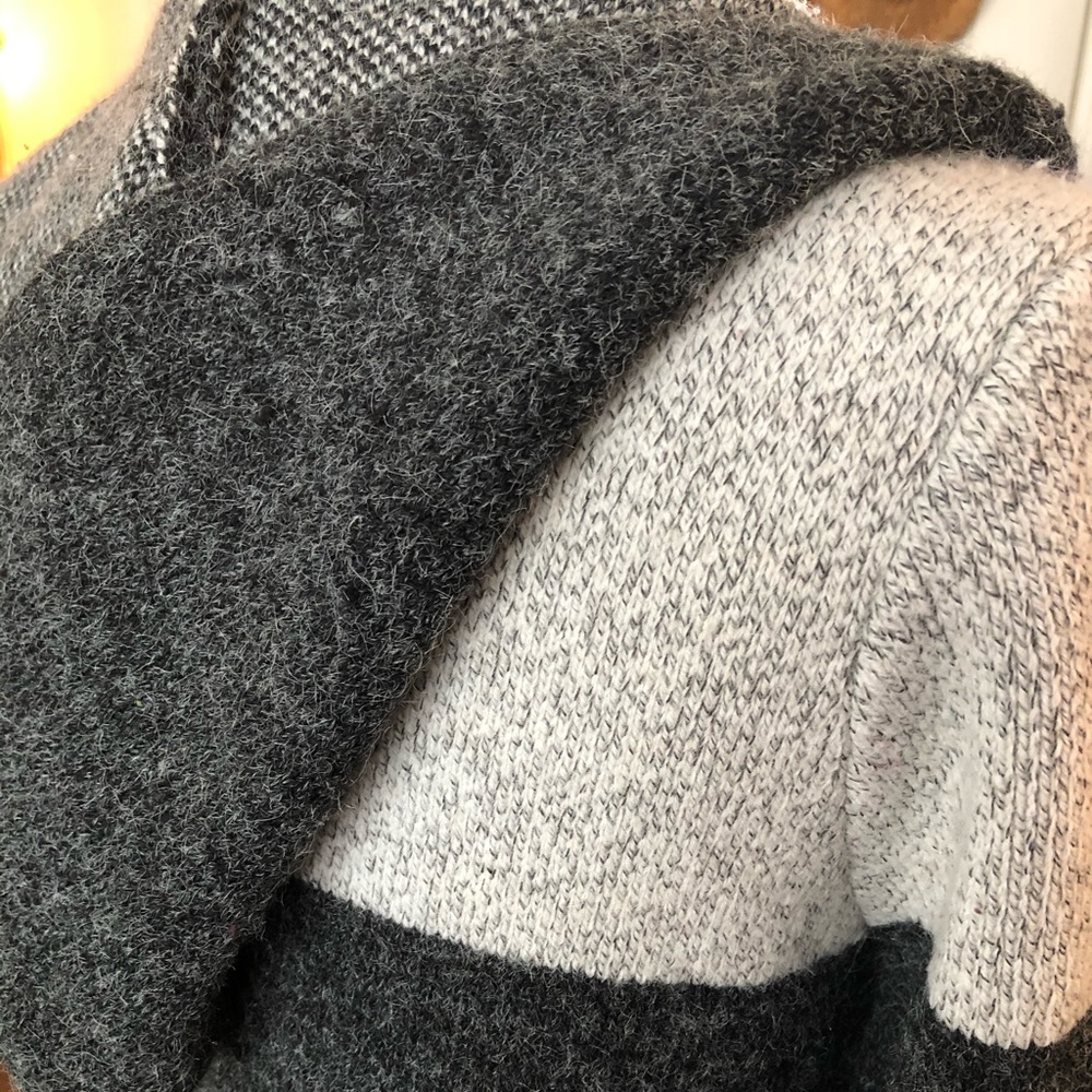 Long Cardigan - Picture 3 of 4